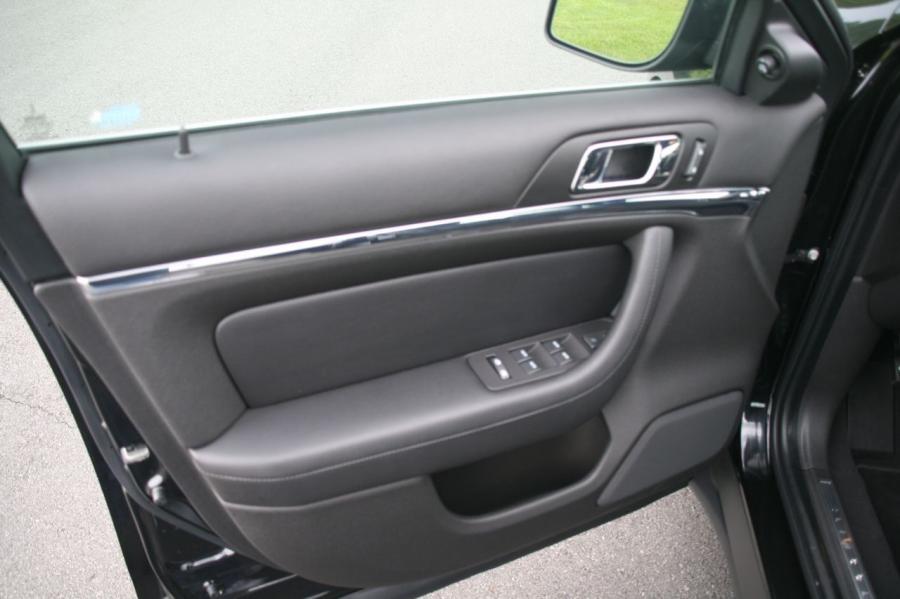  Lincoln MKS 2008 года  (фото 40 из 284)